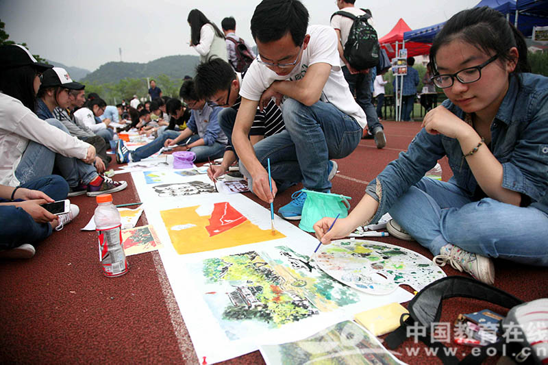 學生手繪百米主題長卷.jpg